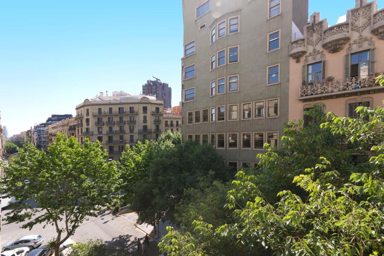 Luxury 3-bed/3-bath Paseig De Gracia Apartment
