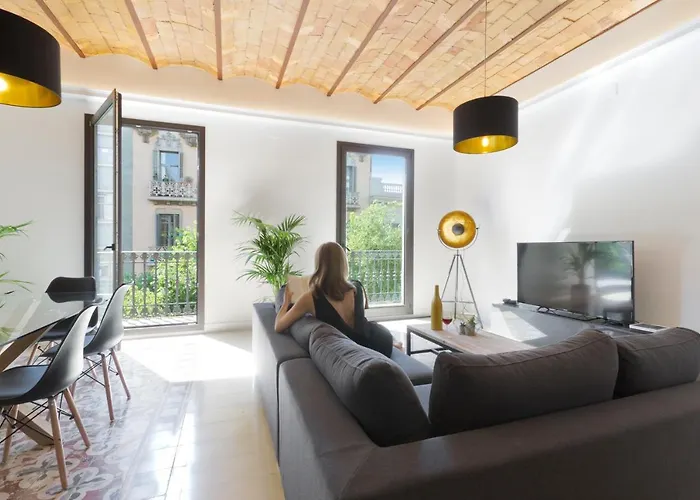 Luxury 3-Bed/3-Bath Paseig De Gracia